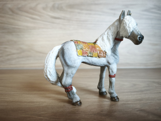 Osedlaný kůň Marween 70427, model 2009